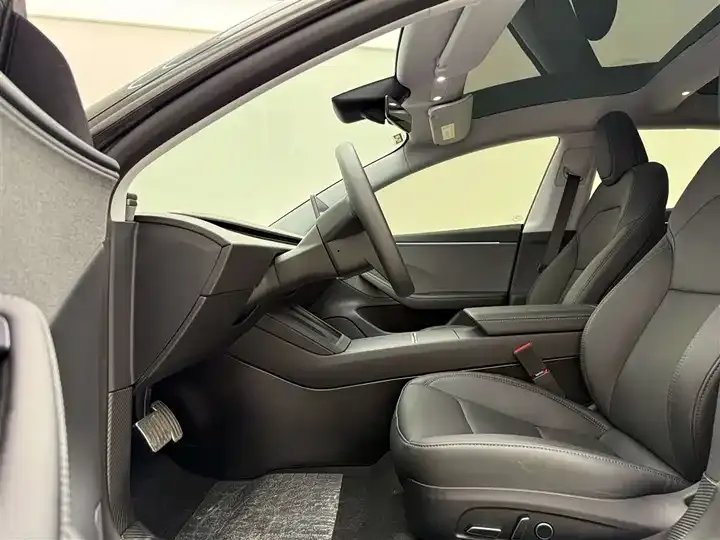 Model 3 2023 rear-wheel drive version 8