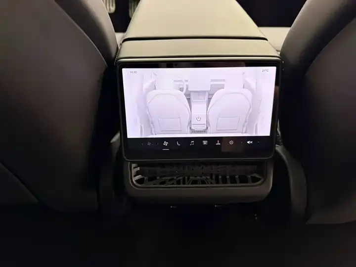 Model 3 2023 rear-wheel drive version 9