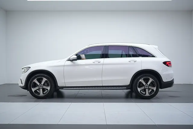 Mercedes Benz 2022 GLC 260 L 4MATIC 2.0T Dynamic (Change 2) Automatic Gear 3