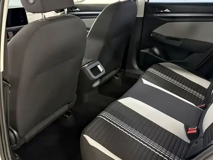 Bora 2024 200TSI DSG Smooth Edition 9
