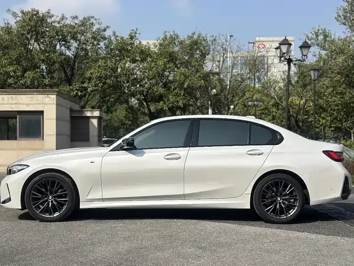 BMW 3 Series 2024 325Li M Sports Night Suit 4