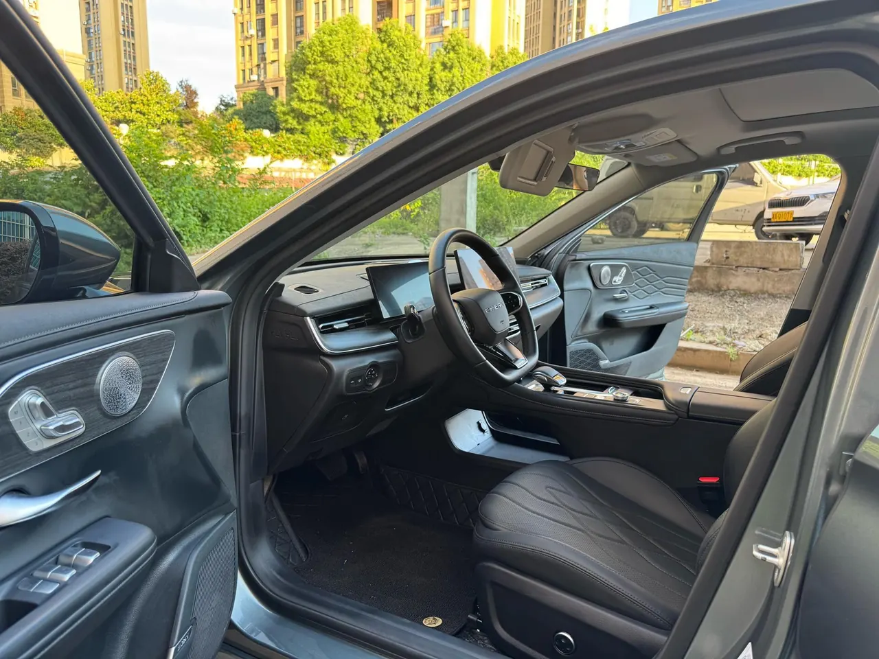 Chery 2025 Erez 8 Pro 1.6TGDI 290TGDI Luxury Automatic Gear 3
