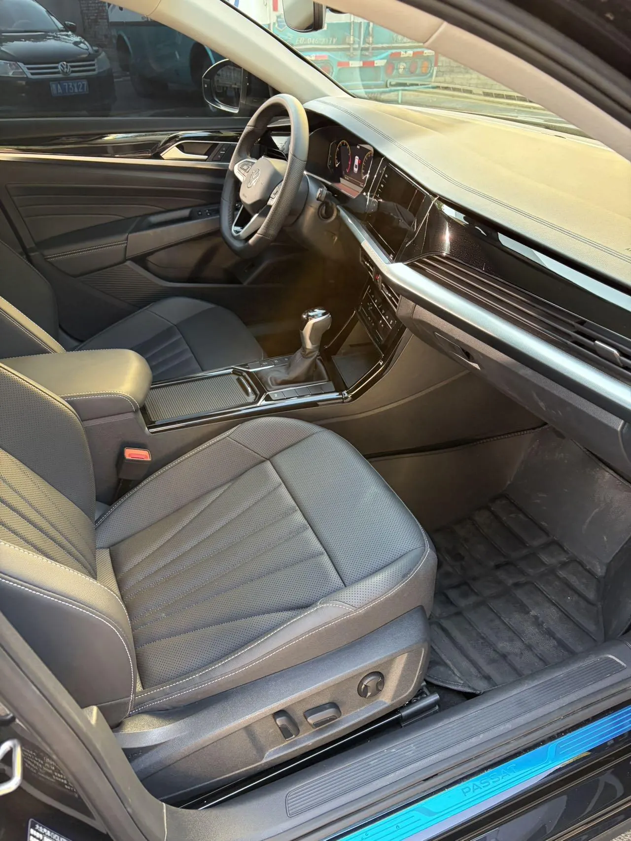 Volkswagen 2025 Passat 2.0TSI 380TSI outstanding star dragon version automatic gear 8