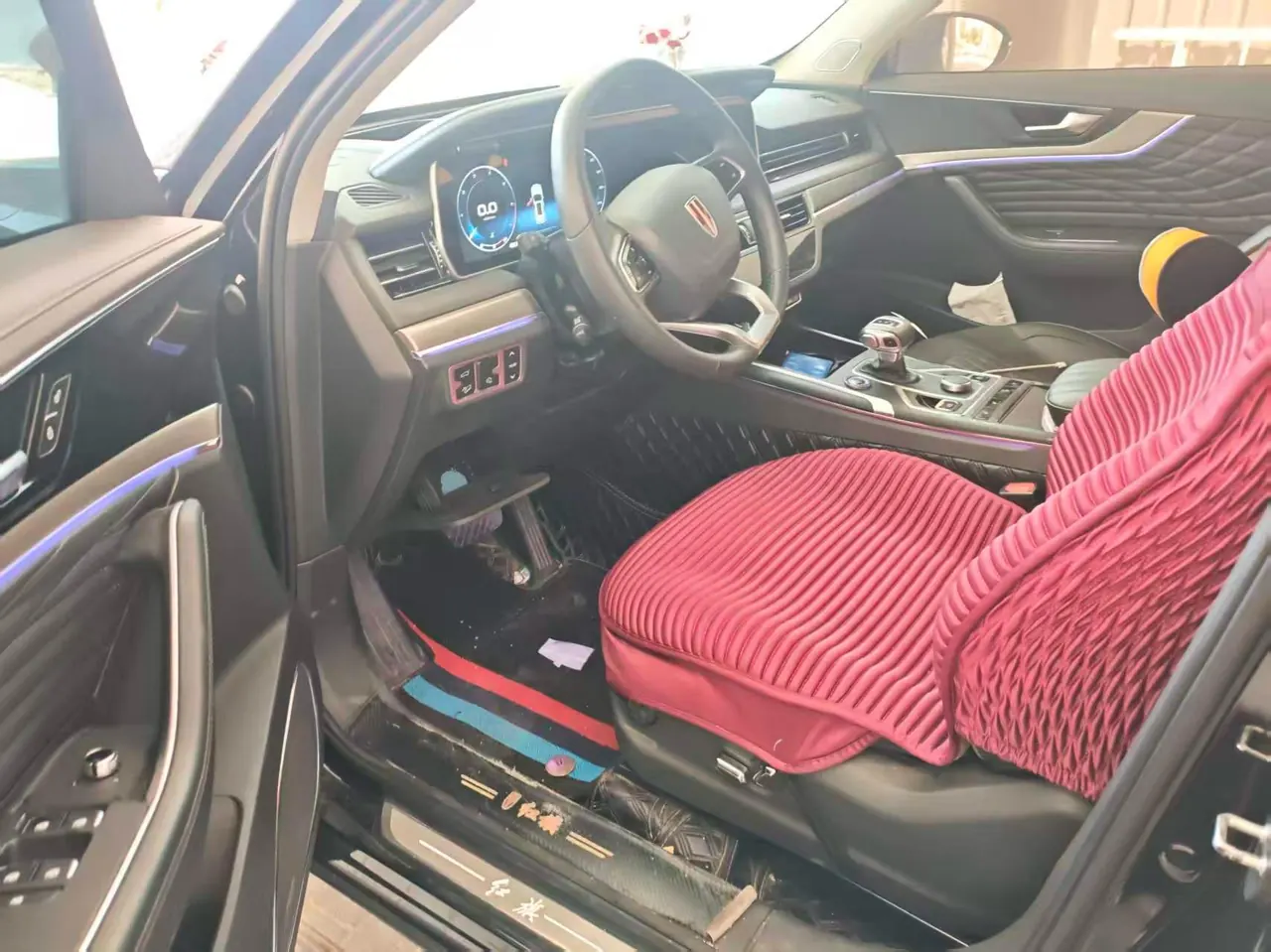 HongQi 2022 HS5 2.0T 4-wheel drive smart flag-sharing version automatic gear 4