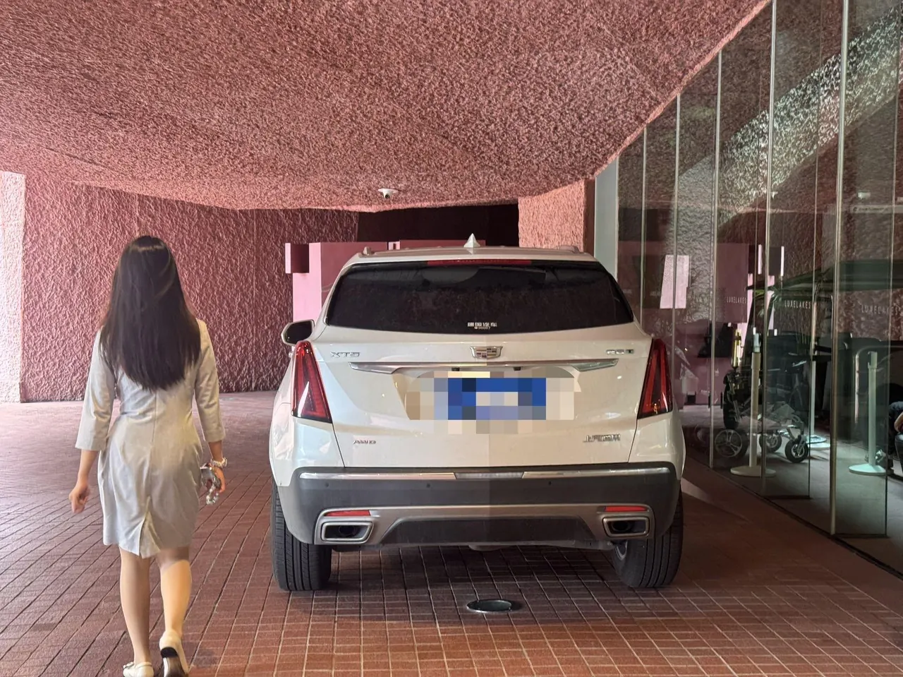 Cadillac 2021 XT5 2.0T 28T 4-wheel drive luxury automatic gear 3