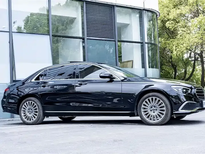 Mercedes Benz E-Class 2023 to E 300 L Fashion 6