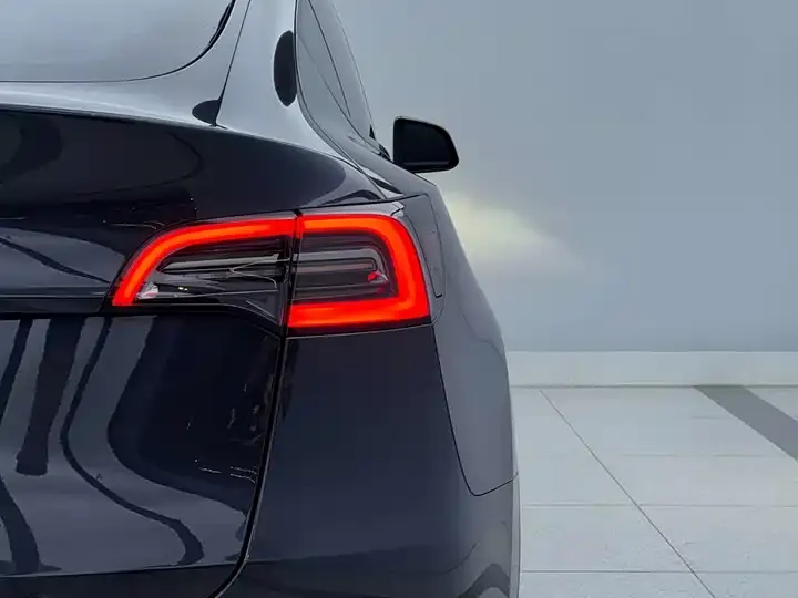 Model Y 2024 rear-wheel drive version 3