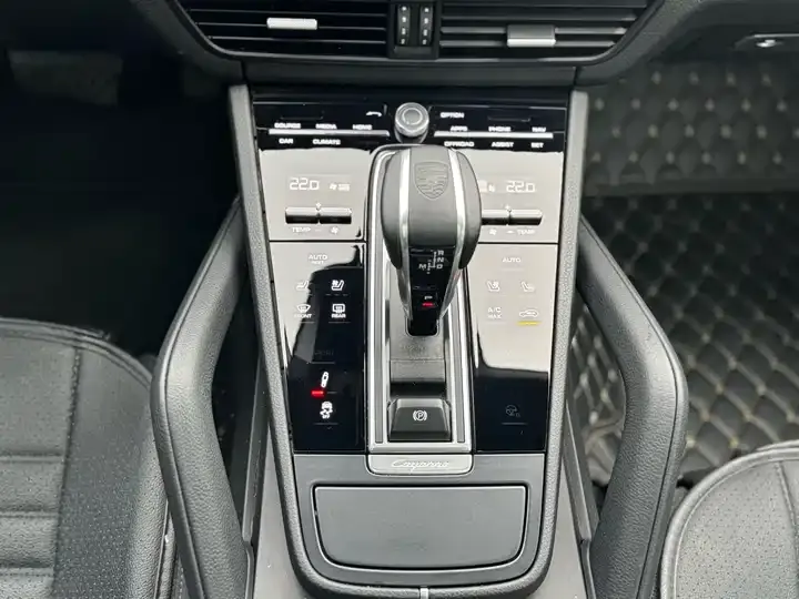 Cayenne 2022 Cayenne Coupé 3.0T Platinum Edition 12