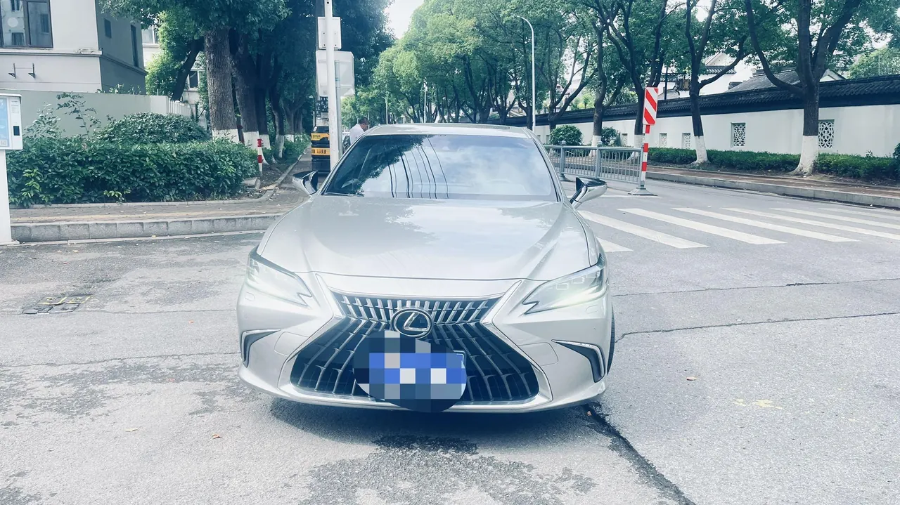 Lexus ES (Imported) 2022 ES300h 2.5 Stepless Premium Edition Automatic Gear 2