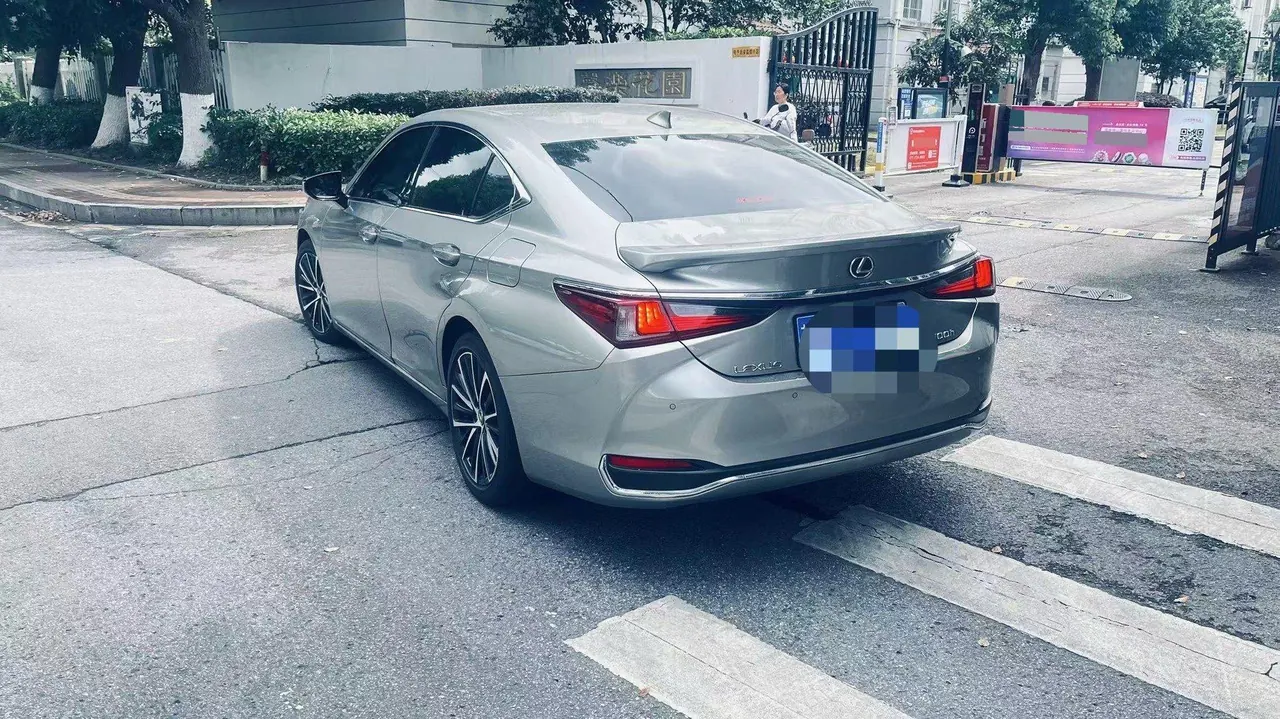 Lexus ES (Imported) 2022 ES300h 2.5 Stepless Premium Edition Automatic Gear 3