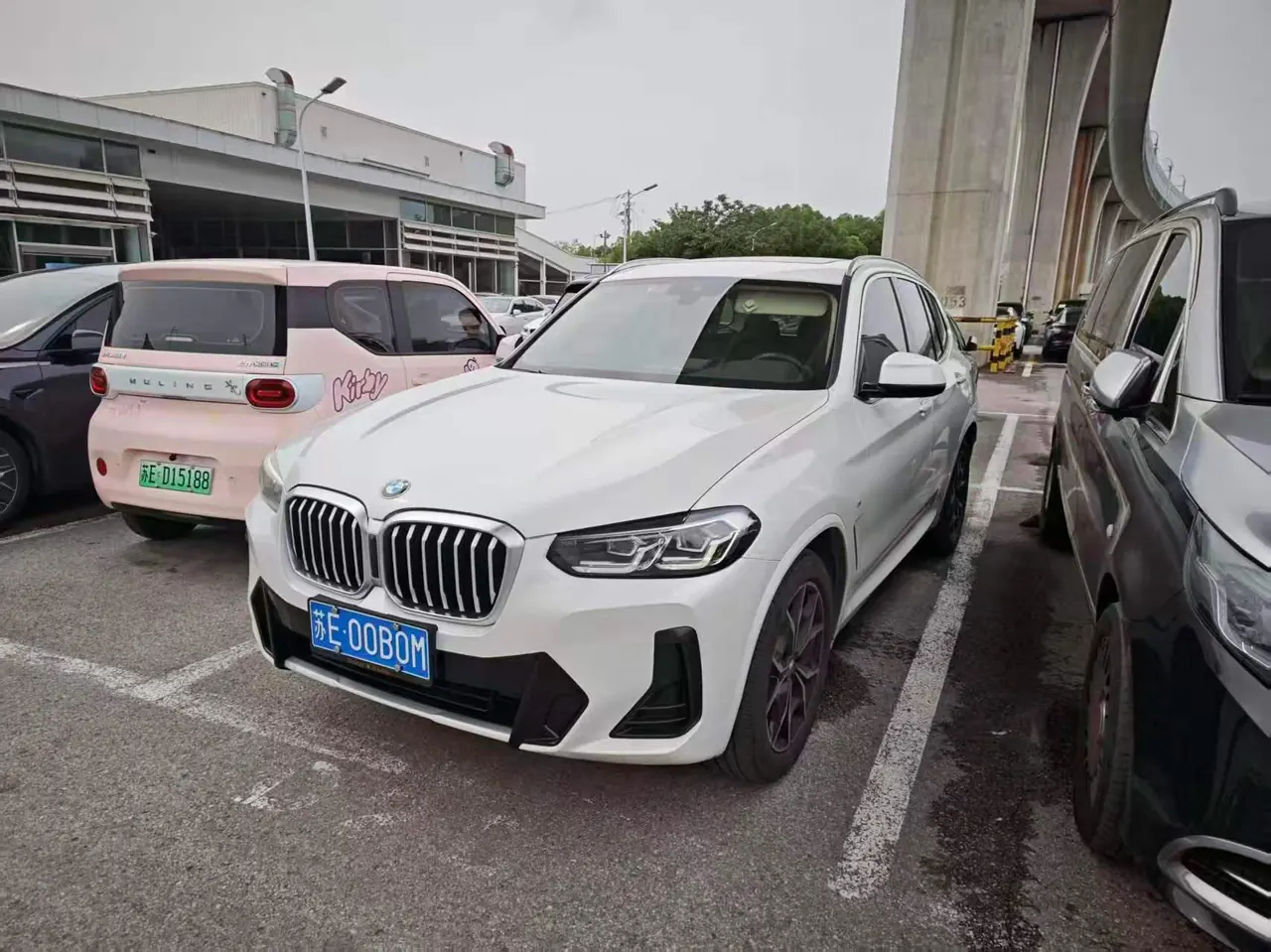 Open image lightbox: BMW 2022 X3 xDrive25i 2.0T M sports suit automatic gear