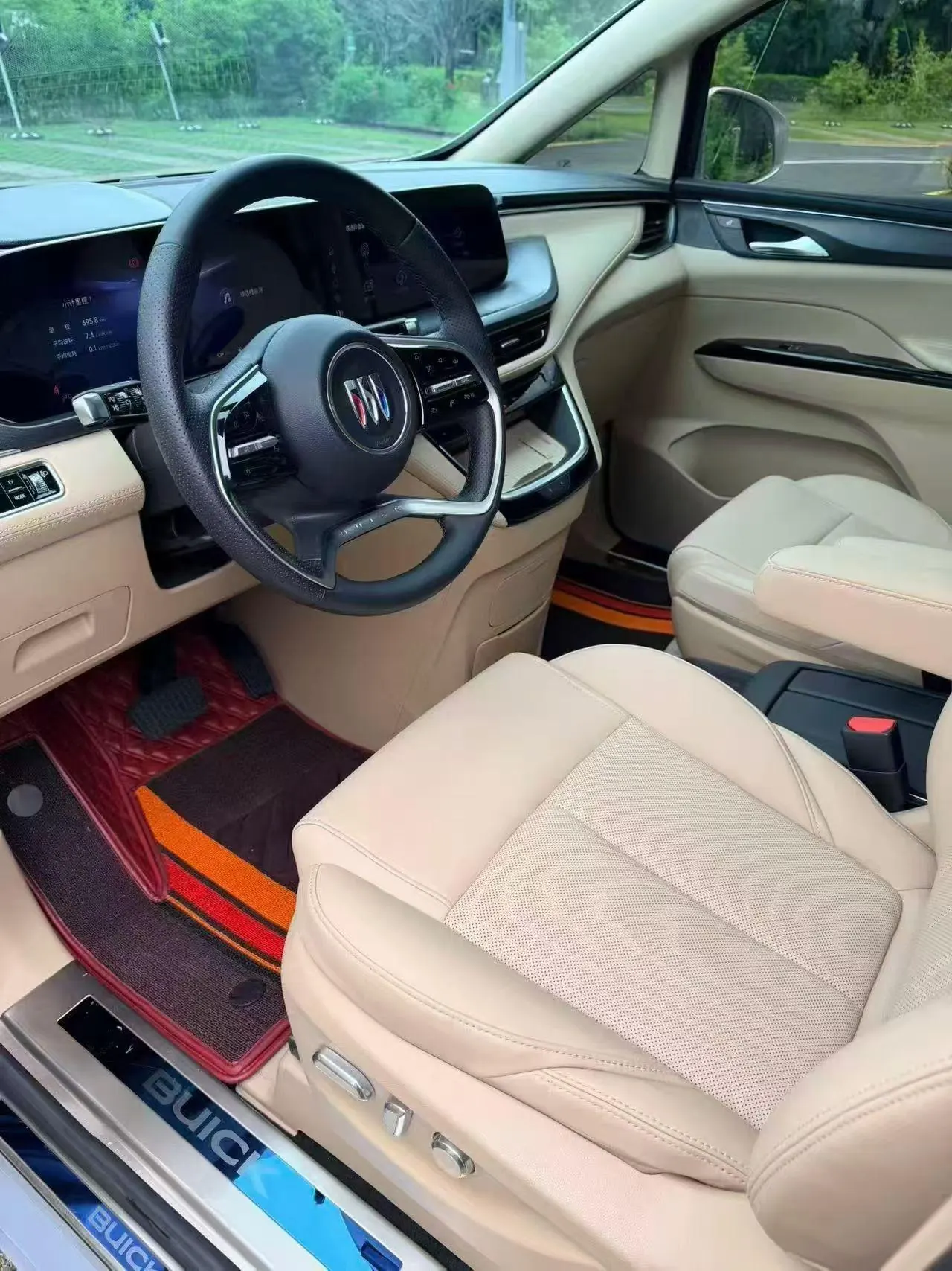 Buick 2025 GL8 Lu Shang 1.5T Premium Edition 7-seat Automatic Gear 2