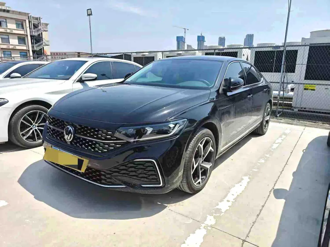 打开图片灯箱:Volkswagen 2026 Passat 2.0TSI 380TSI outstanding star dragon version automatic gear