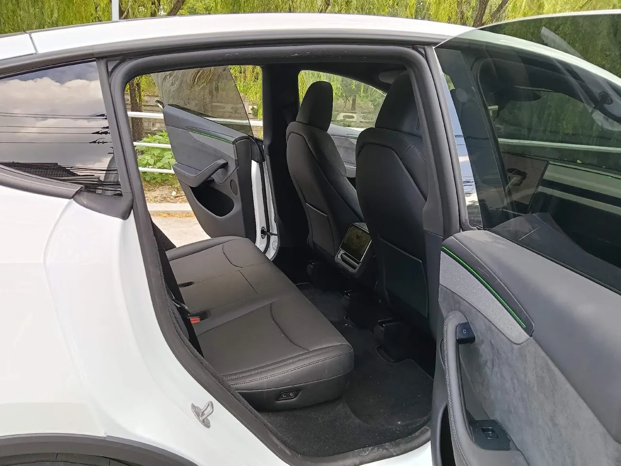 Tesla 2026 Model Y long endurance all-wheel drive version automatic transmission 10