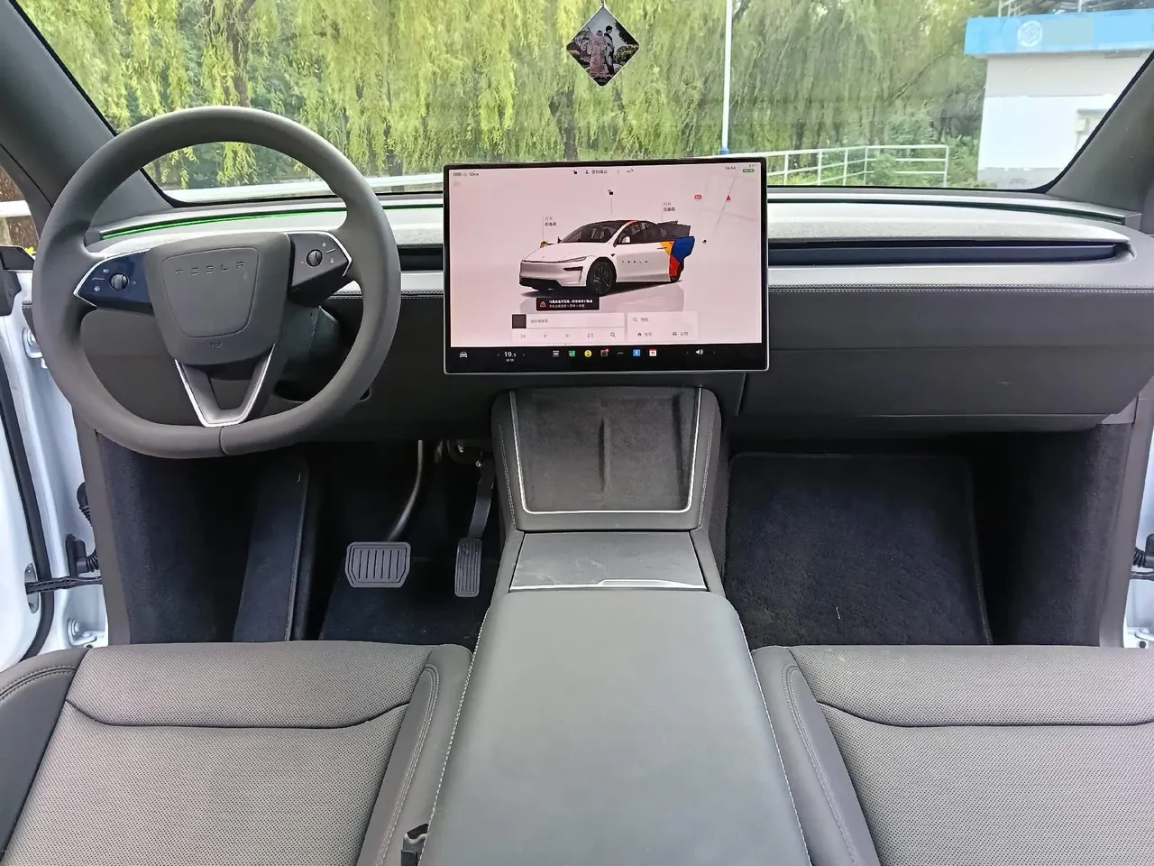 Tesla 2026 Model Y long endurance all-wheel drive version automatic transmission 11