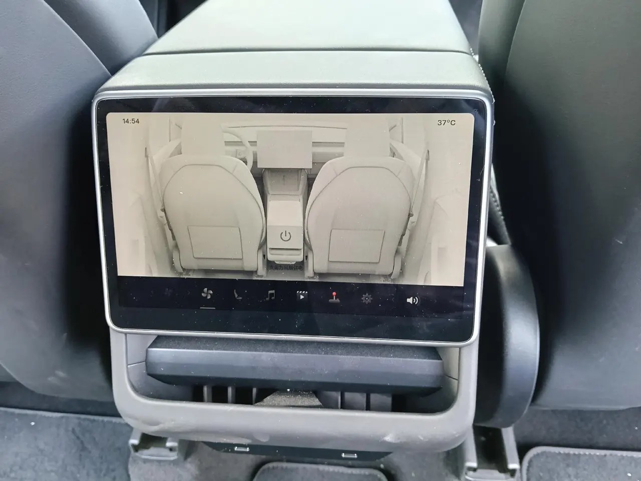 Tesla 2026 Model Y long endurance all-wheel drive version automatic transmission 13