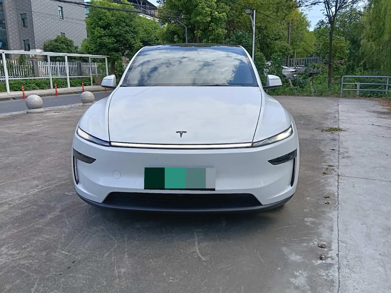Tesla 2026 Model Y long endurance all-wheel drive version automatic transmission 2