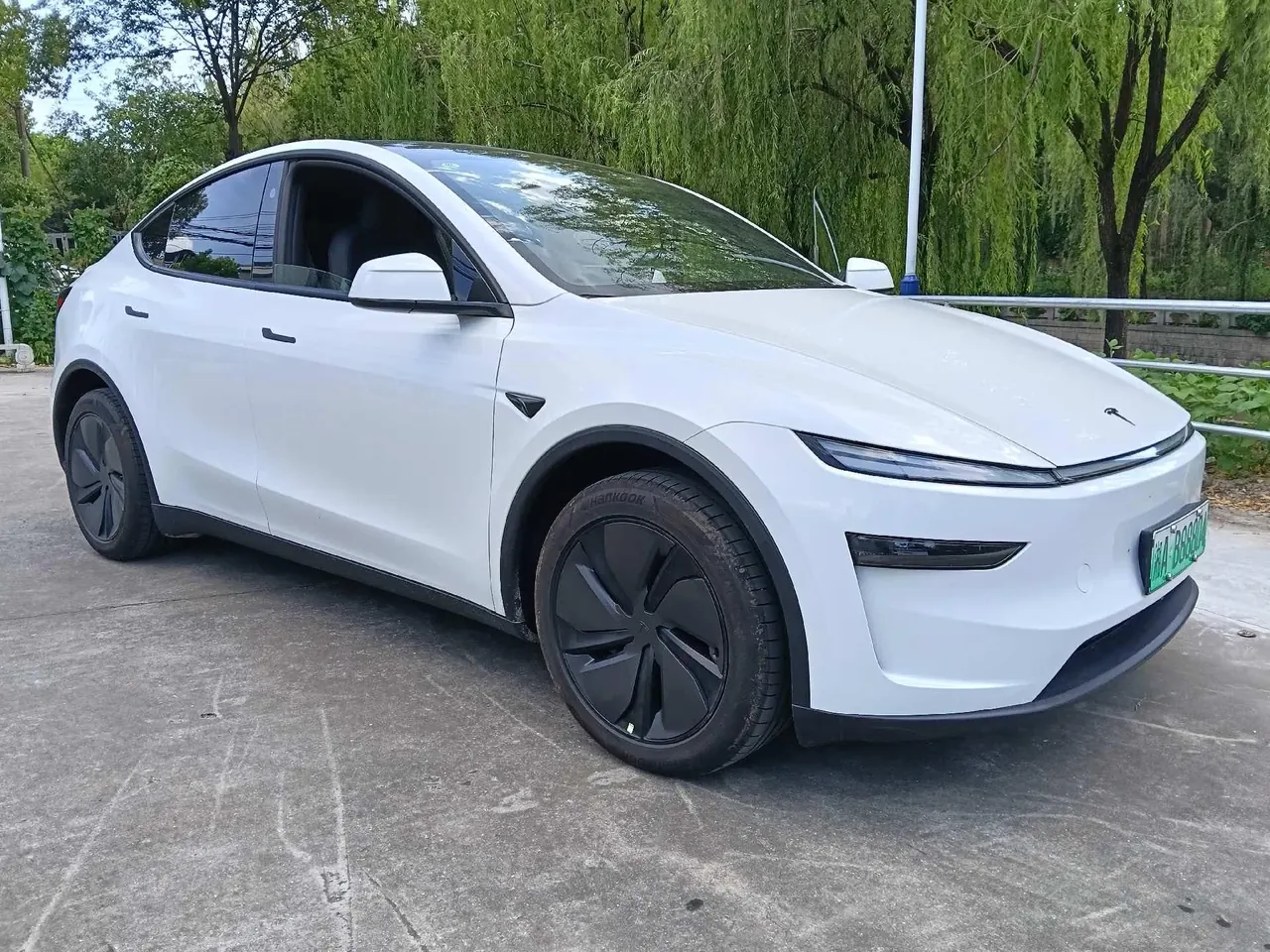 Tesla 2026 Model Y long endurance all-wheel drive version automatic transmission 6
