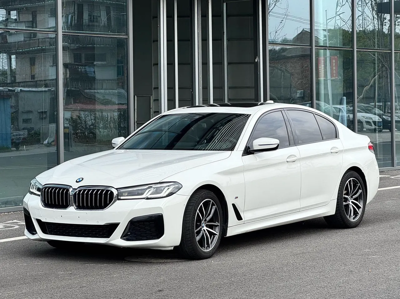 BMW 5 Series (Imported) 2021 525i 2.0T M Sports Suit Automatic Gear - View 1