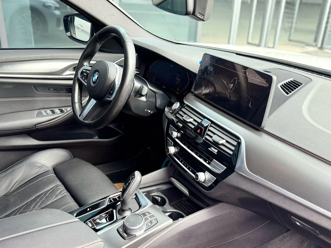 BMW 5 Series (Imported) 2021 525i 2.0T M Sports Suit Automatic Gear 12