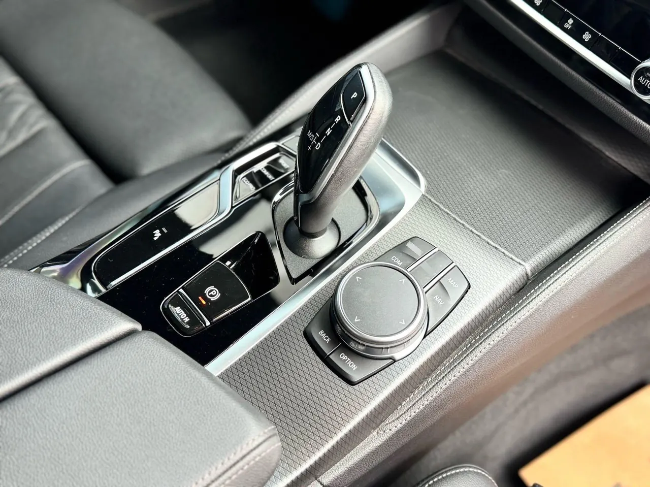 BMW 5 Series (Imported) 2021 525i 2.0T M Sports Suit Automatic Gear 13