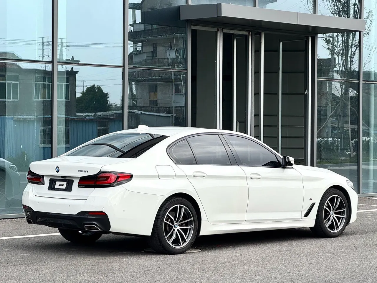 BMW 5 Series (Imported) 2021 525i 2.0T M Sports Suit Automatic Gear 6