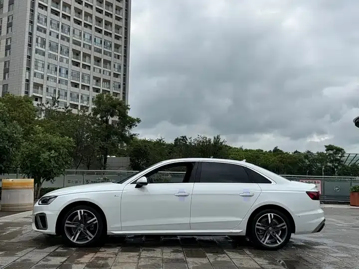 Audi A4L 2020 model 40 TFSI Luxury Dynamic Edition 10