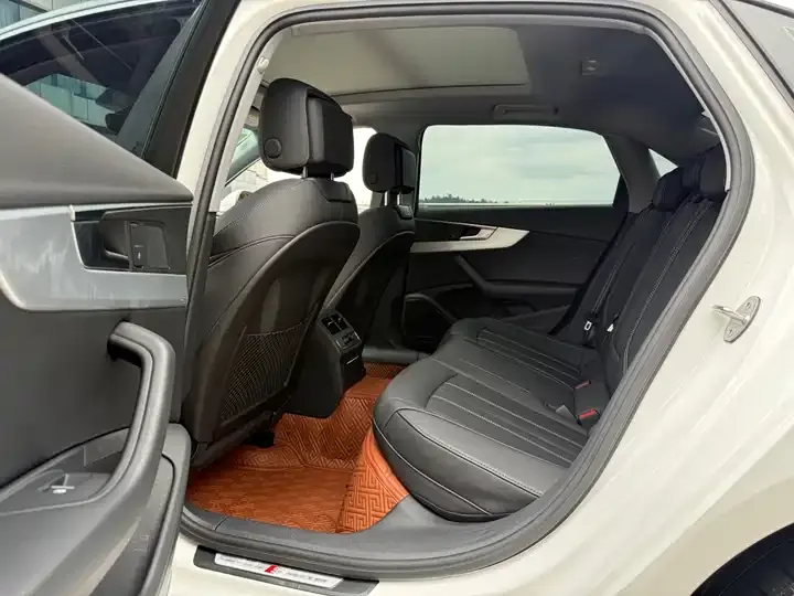 Audi A4L 2020 model 40 TFSI Luxury Dynamic Edition 6