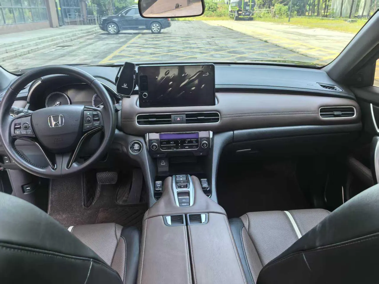 Honda 2024 UR-V 2.0T 370TURBO two-drive elegant version of automatic gear 9