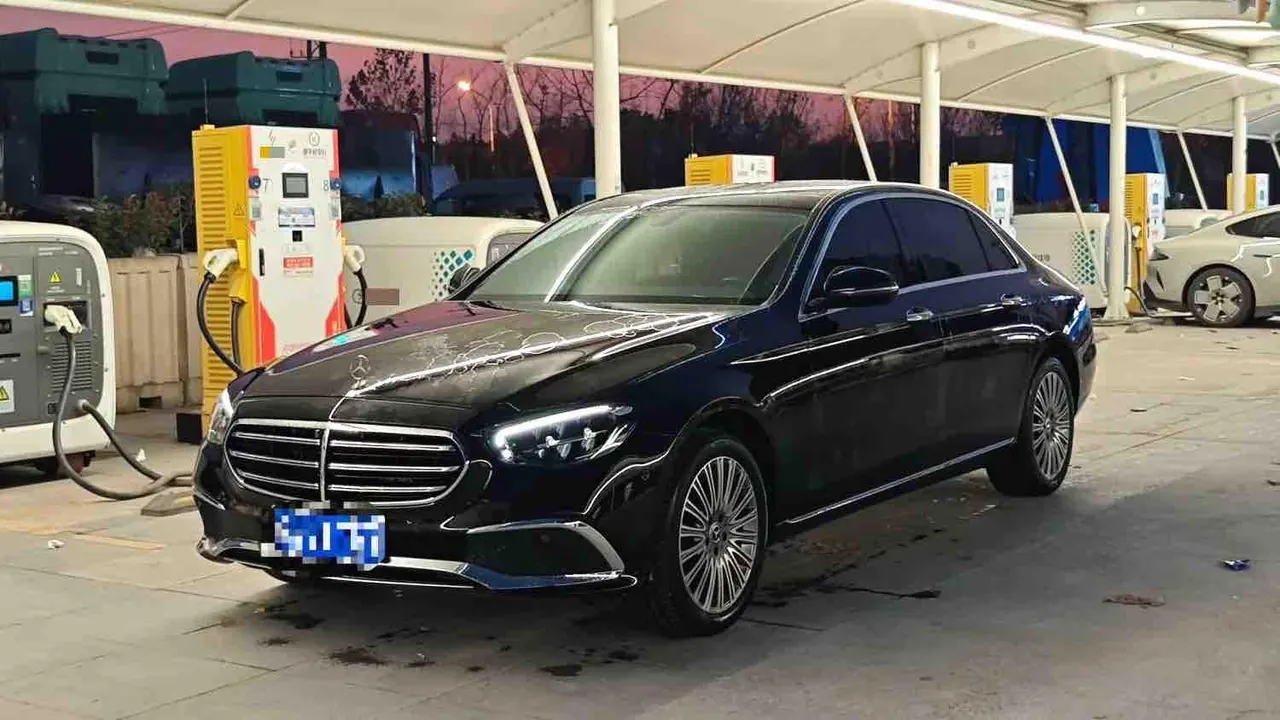 Mercedes Benz E Class 2022 E 300 L 2.0T Fashion (Change 2) Automatic Gear - View 1