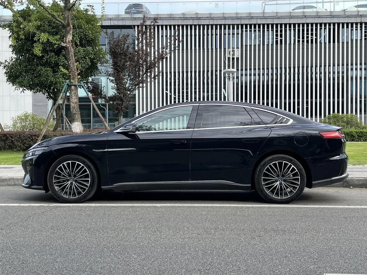 BYD 2020 Han Super Long Endurance Deluxe Automatic Transmission 4