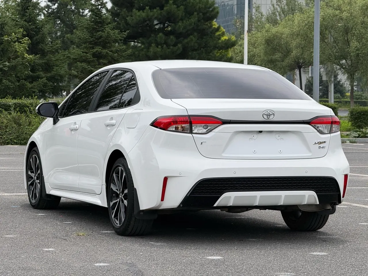 Toyota 2022 Lei Ling 1.2T Stepless 185T Sports Edition Automatic Gear 9