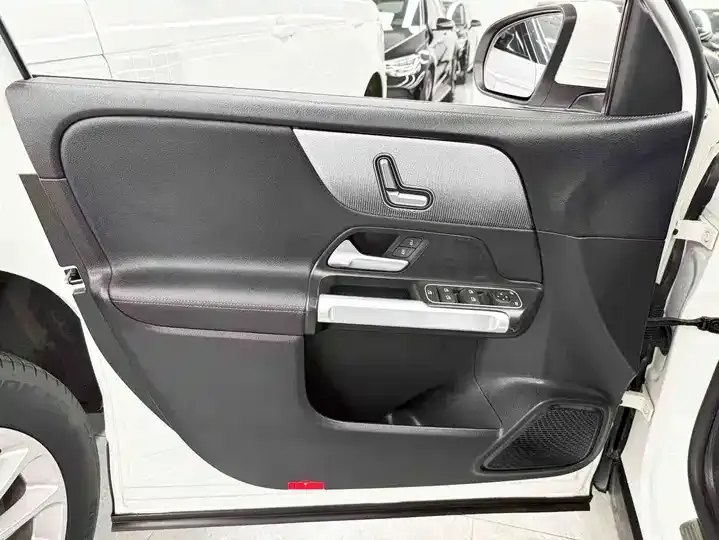 Mercedes Benz GLB 2023 GLB 200 Dynamic 10