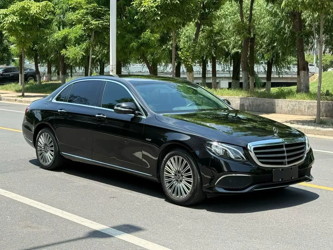 Mercedes Benz E-Class 2020 E 300 L 2.0T Special Edition (Modified) Automatic Gear 3