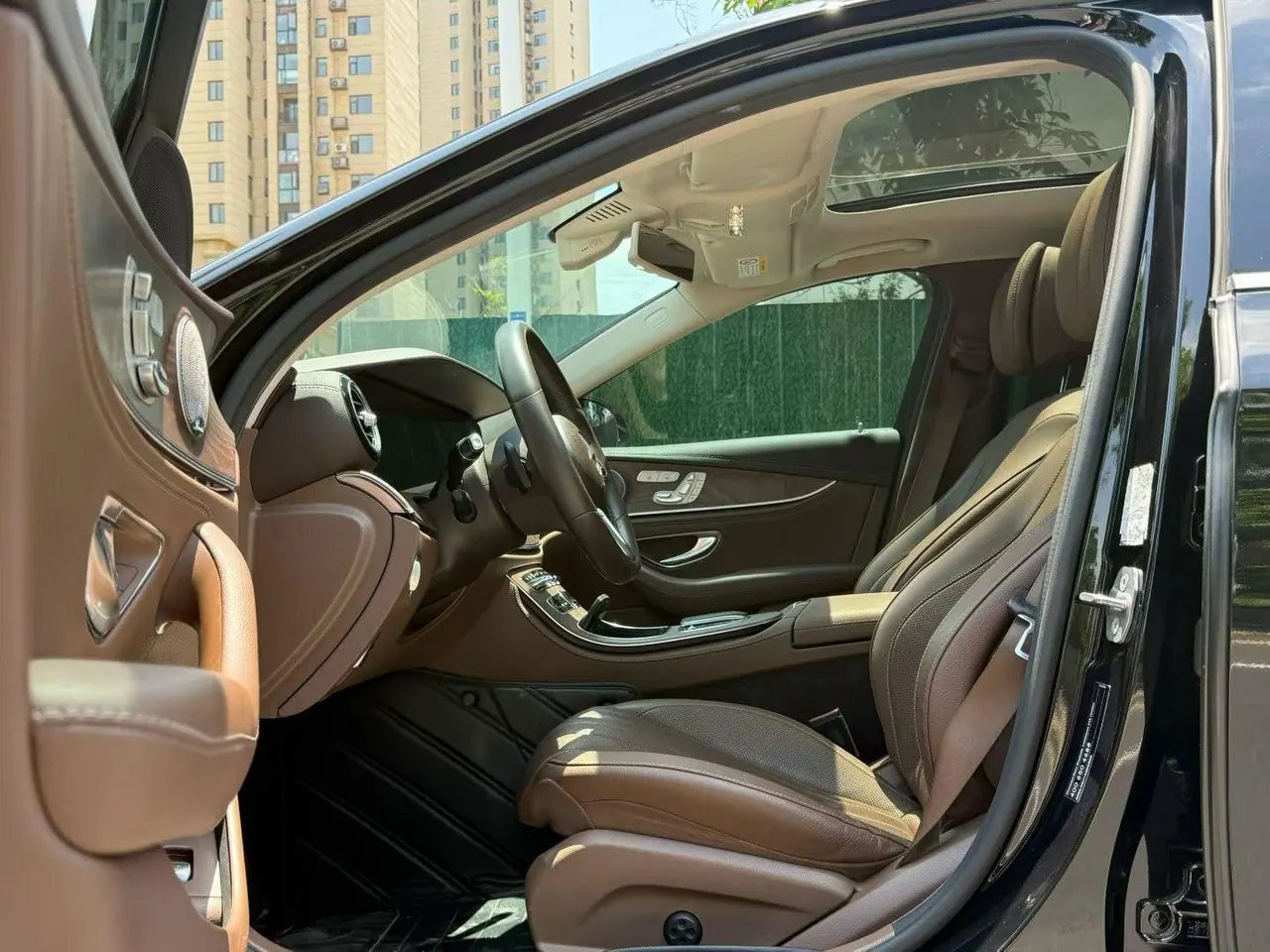Mercedes Benz E-Class 2020 E 300 L 2.0T Special Edition (Modified) Automatic Gear 4