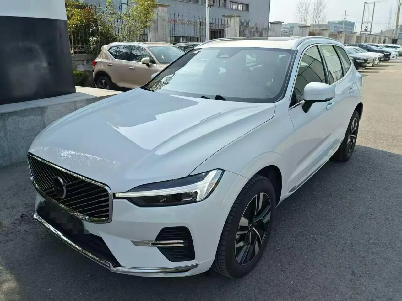 Volvo 2026 XC60 48V 2.0T B5 4-wheel drive Zhiyuan Deluxe Edition Automatic Gear - View 1