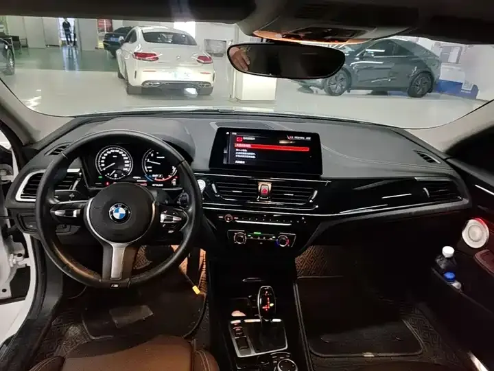 BMW 1 Series 2023 125i M Sports Obsidian Night Edition 10