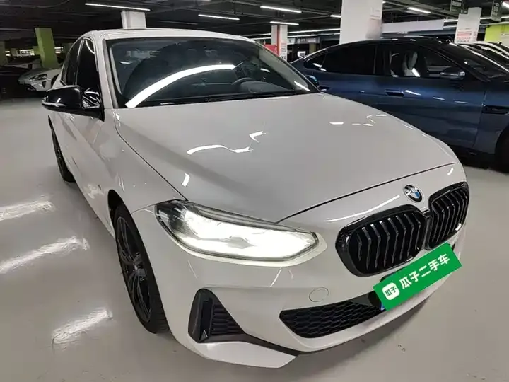 BMW 1 Series 2023 125i M Sports Obsidian Night Edition 4
