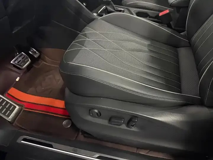 Tiguan L 2023 330TSI Automatic Two-Drive R-Line Enjoy Edition 10