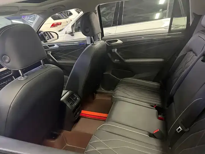 Tiguan L 2023 330TSI Automatic Two-Drive R-Line Enjoy Edition 11