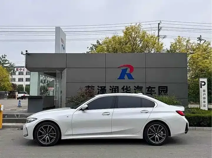 BMW 3 Series 2024 325Li M Sports Suit 2