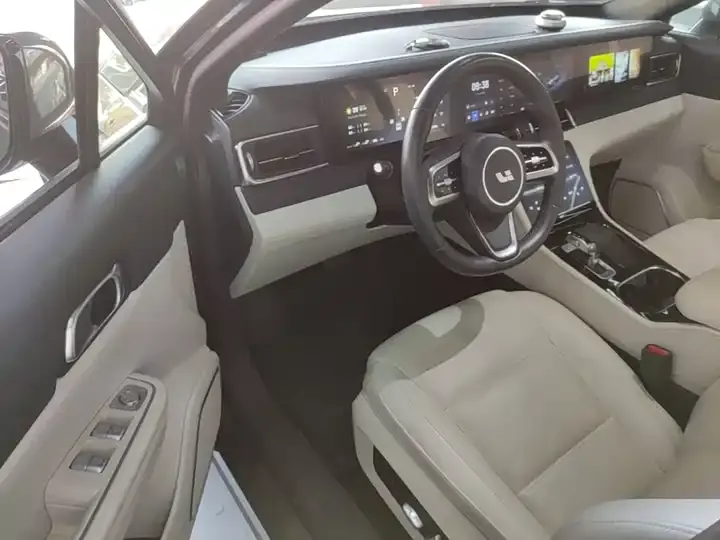 Li ONE 2021 extended 6-seat version 12