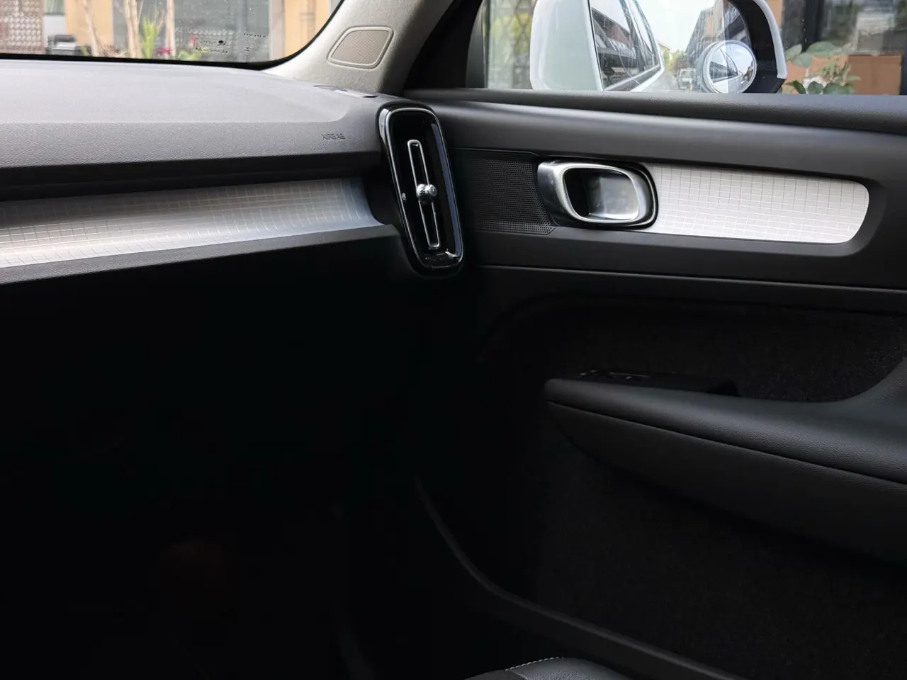 Volvo 2020 XC40 1.5T T3 Smart Fashion Edition Automatic Gear 9