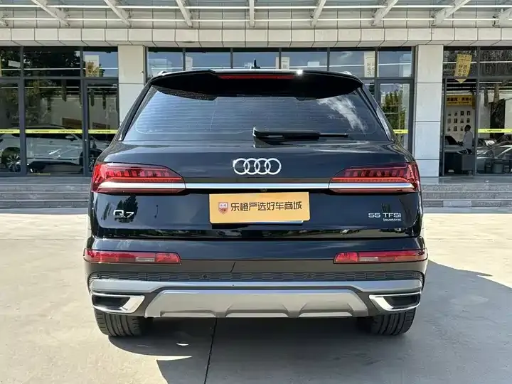 Audi Q7 2023 45 TFSI quattro S line Sport 4