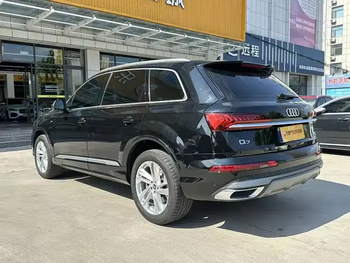 Audi Q7 2023 45 TFSI quattro S line Sport 5
