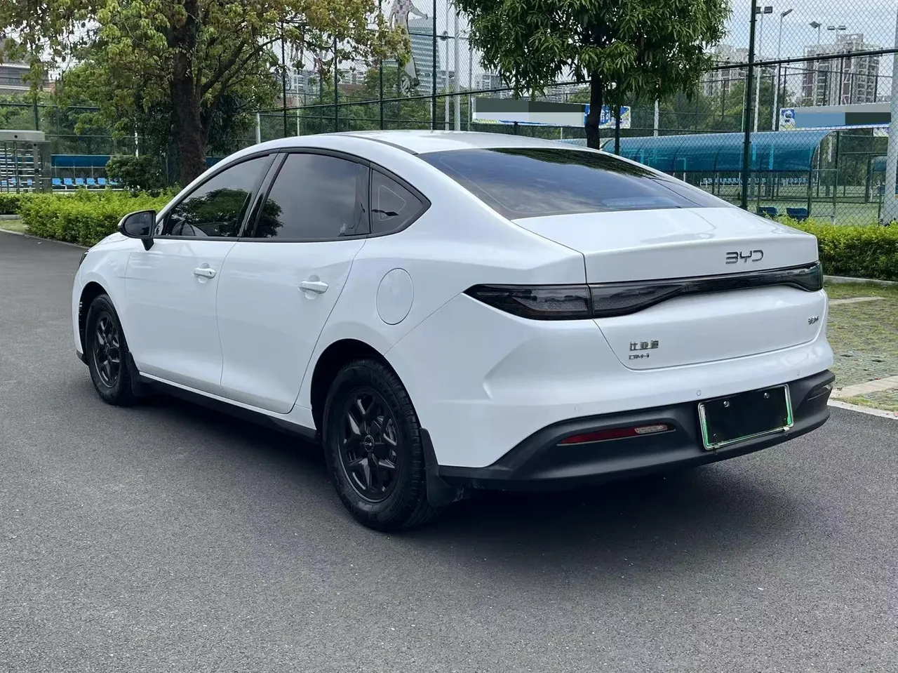 BYD 2025 seals 05 DM-i 1.5 stepless smart driving version 55KM luxury automatic gear 3