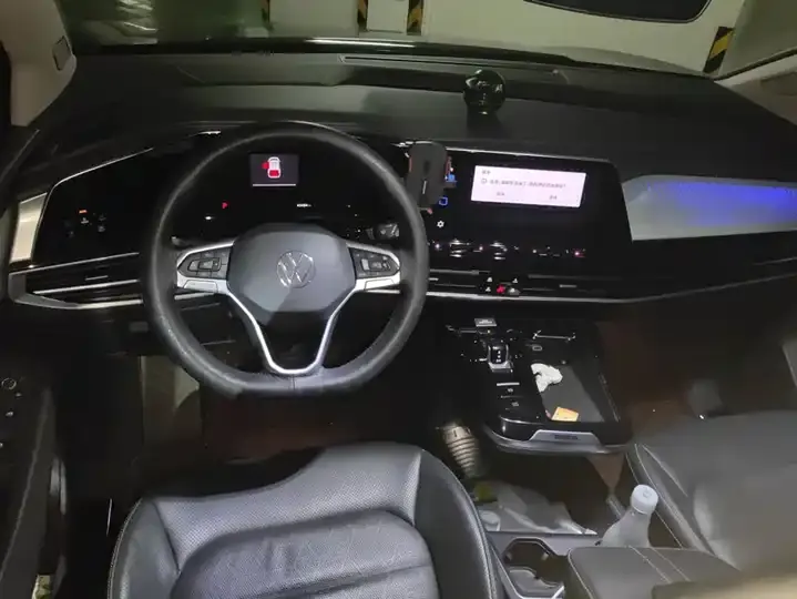 The 2023 model is changed to 380TSI four-wheel-drive luxury version Pro 7 seats. 12