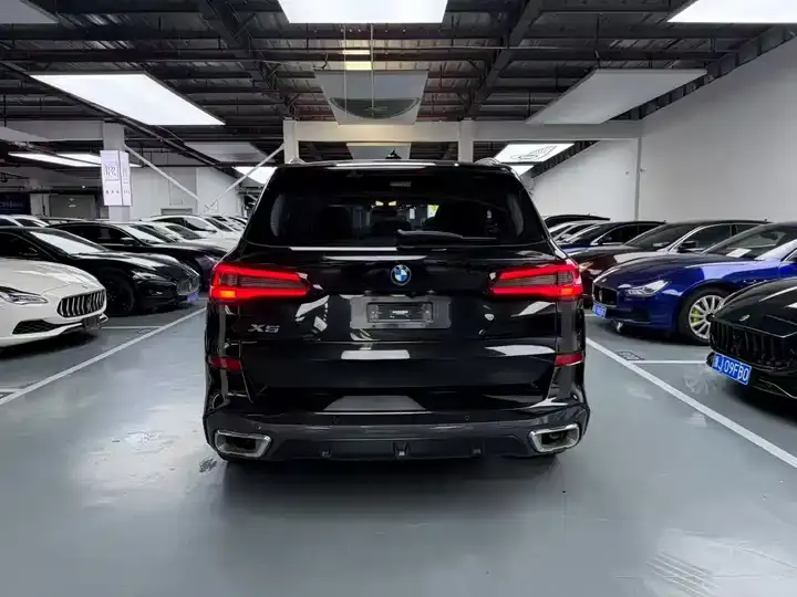 BMW X5 2022 model change xDrive 40Li M sports package 11