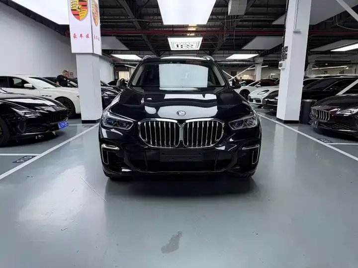 BMW X5 2022 model change xDrive 40Li M sports package 2