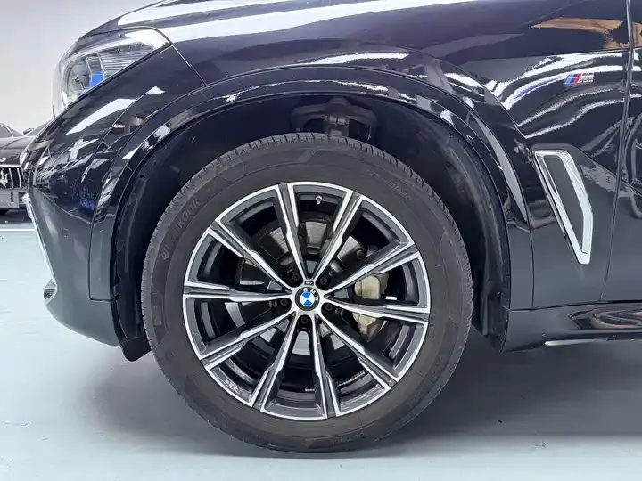 BMW X5 2022 model change xDrive 40Li M sports package 9